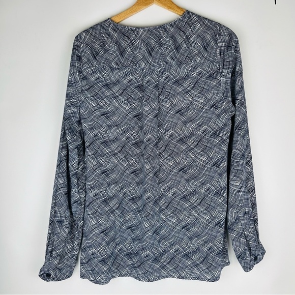 Boden Long Sleeve Navy White Sketch Print Button Down - Picture 2 of 6